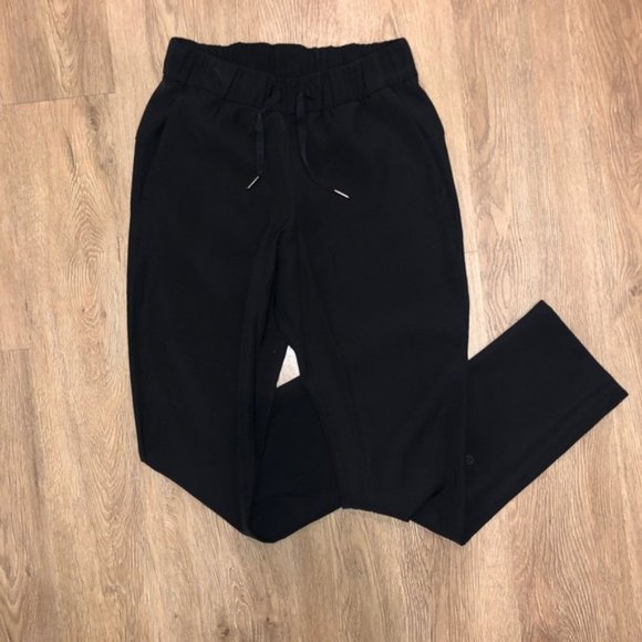 lululemon On the Fly Pant 28” - Woven - Picture 3 of 4